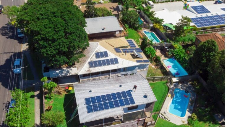 solar-power-homeowner-associations-inhabitat-green-design